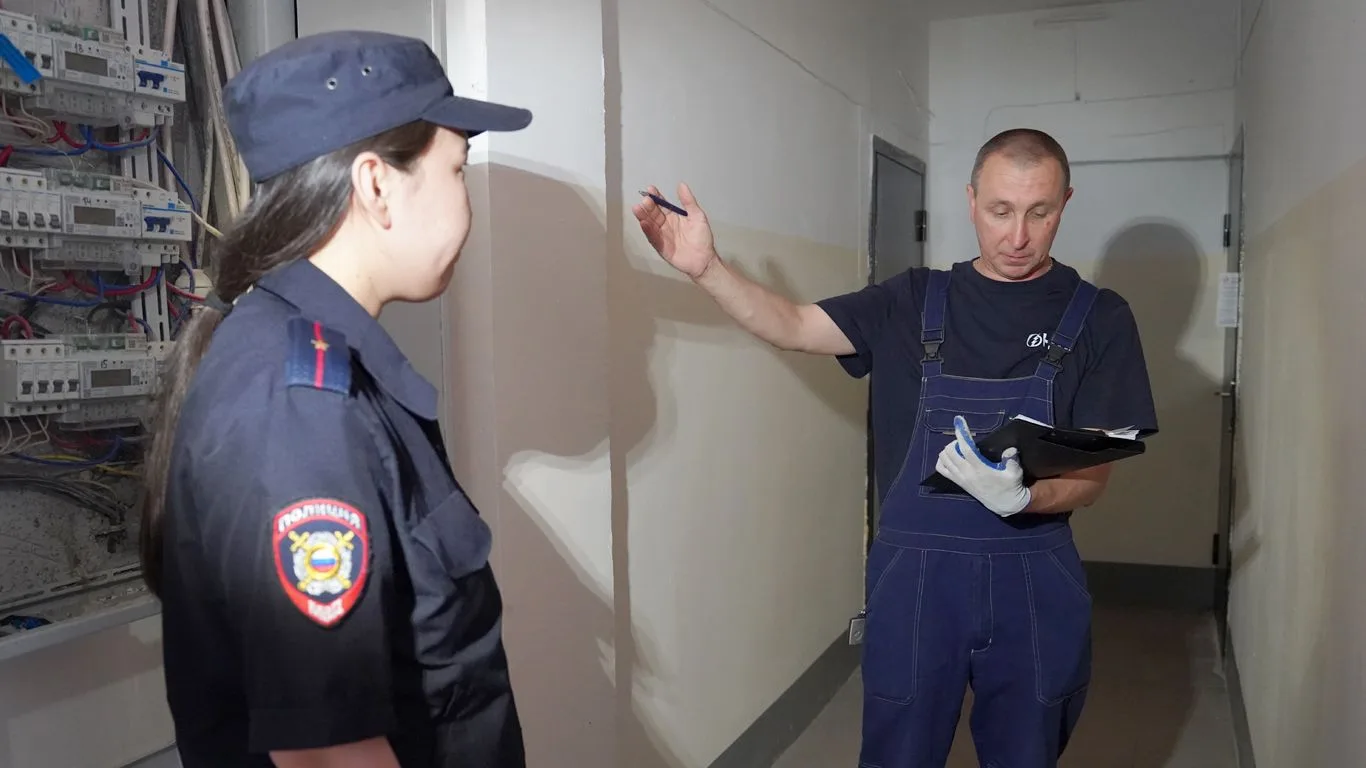 Астраханцы-должники, помните: электроэнергия — это товар, а ее кража — правонарушение.
 
1 миллиард 