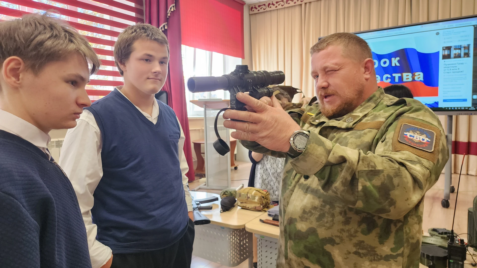 🎖 «Прикоснуться к живой истории»: в Талдоме прошёл урок мужества