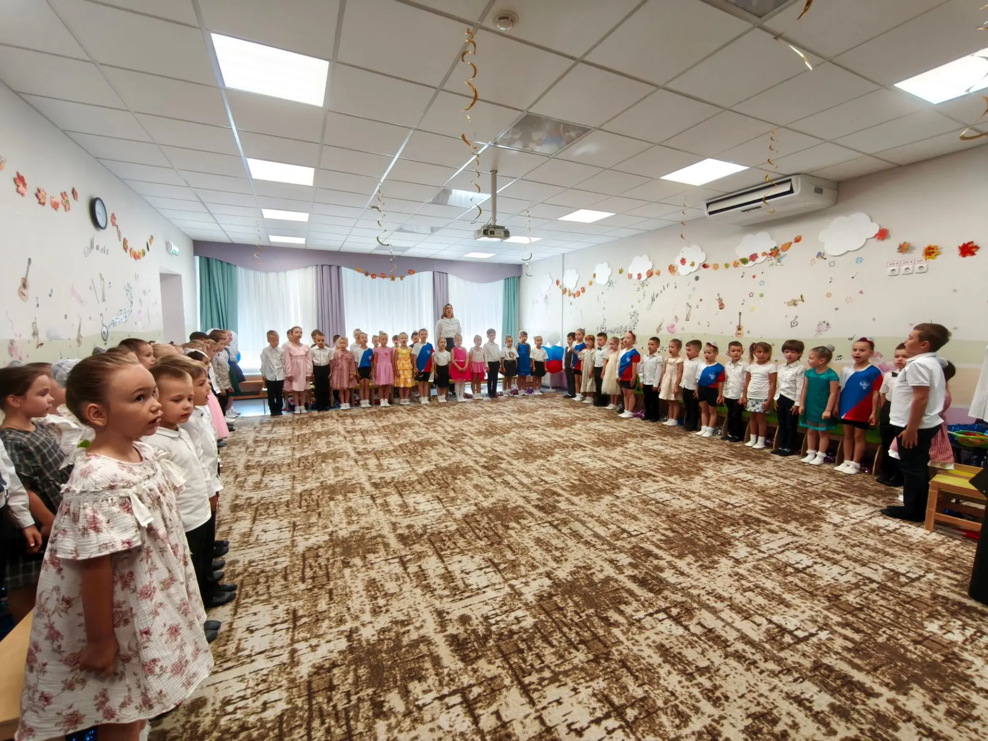 1 Сентября — день, когда лето официально прощается с нами, а впереди — новый этап. 🍁