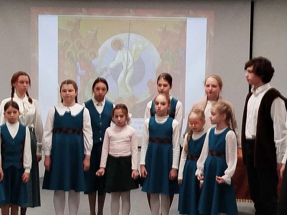 Светлое искусство: в нашей школе прошёл спектакль «Пасха» ✨  Сегодня в нашей школе было по-настоящем