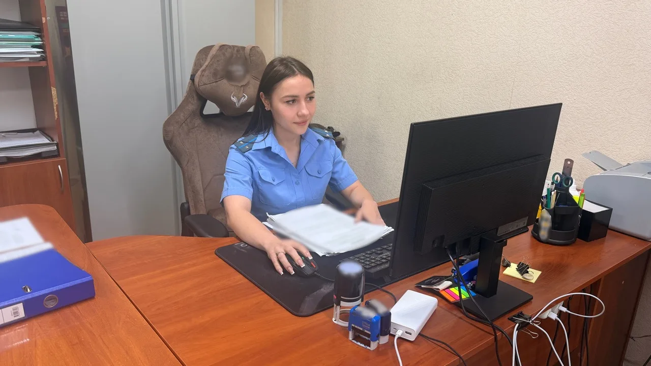 Судебные приставы побудили жительницу Евпатории оплатить задолженность за теплоснабжение