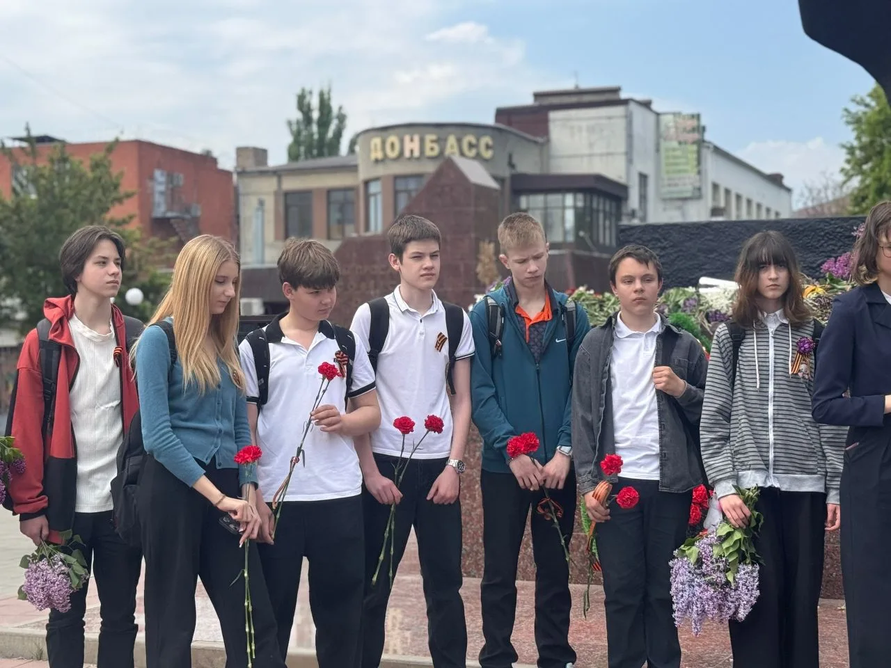 С Днём Победы! Мы помним! Мы гордимся🎗️!   Сегодня обучающиеся нашего лицея вместе с классными руков