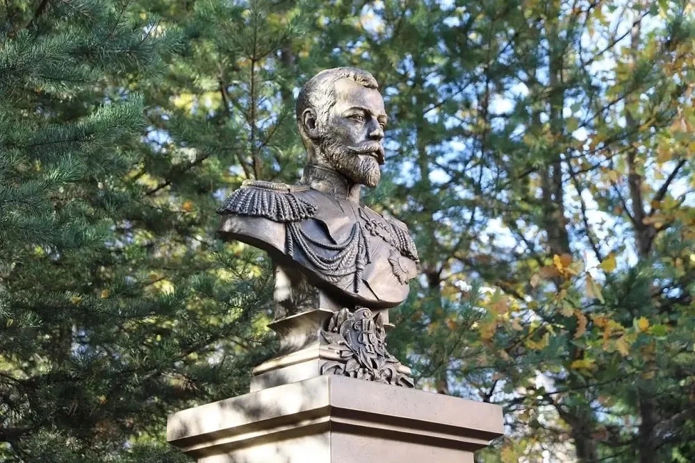 Памятные бюсты открыли в Сыктывкаре