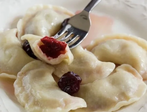 💥Что может быть патриотичнее,
 чем вареники со свежей
 вишней? 😋 Это же настоящая
 русская классик