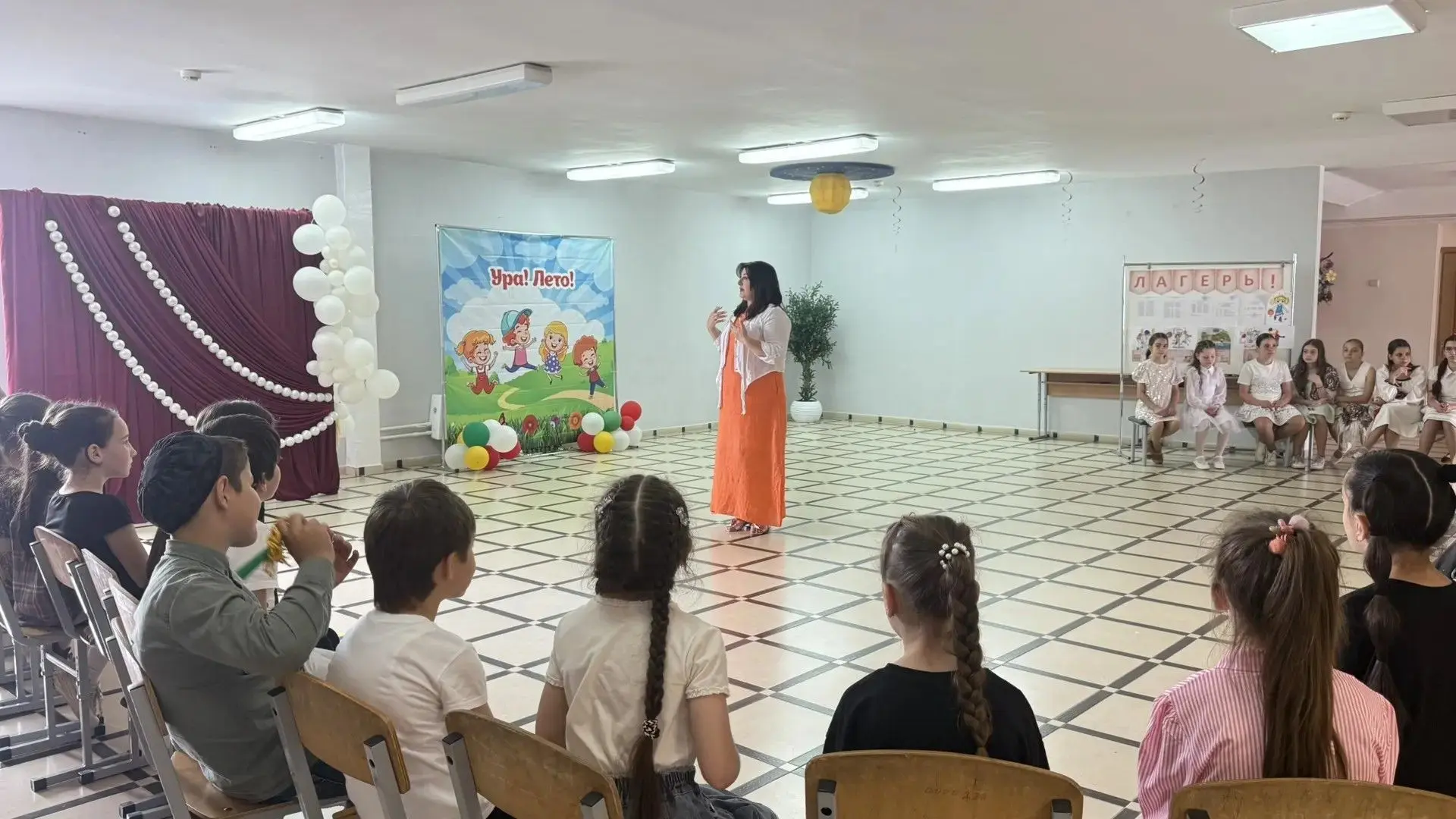 15 июня, сегодня на летних площадках:
МБОУ СОШ с. Новое царила настоящая атмосфера праздника, юные а