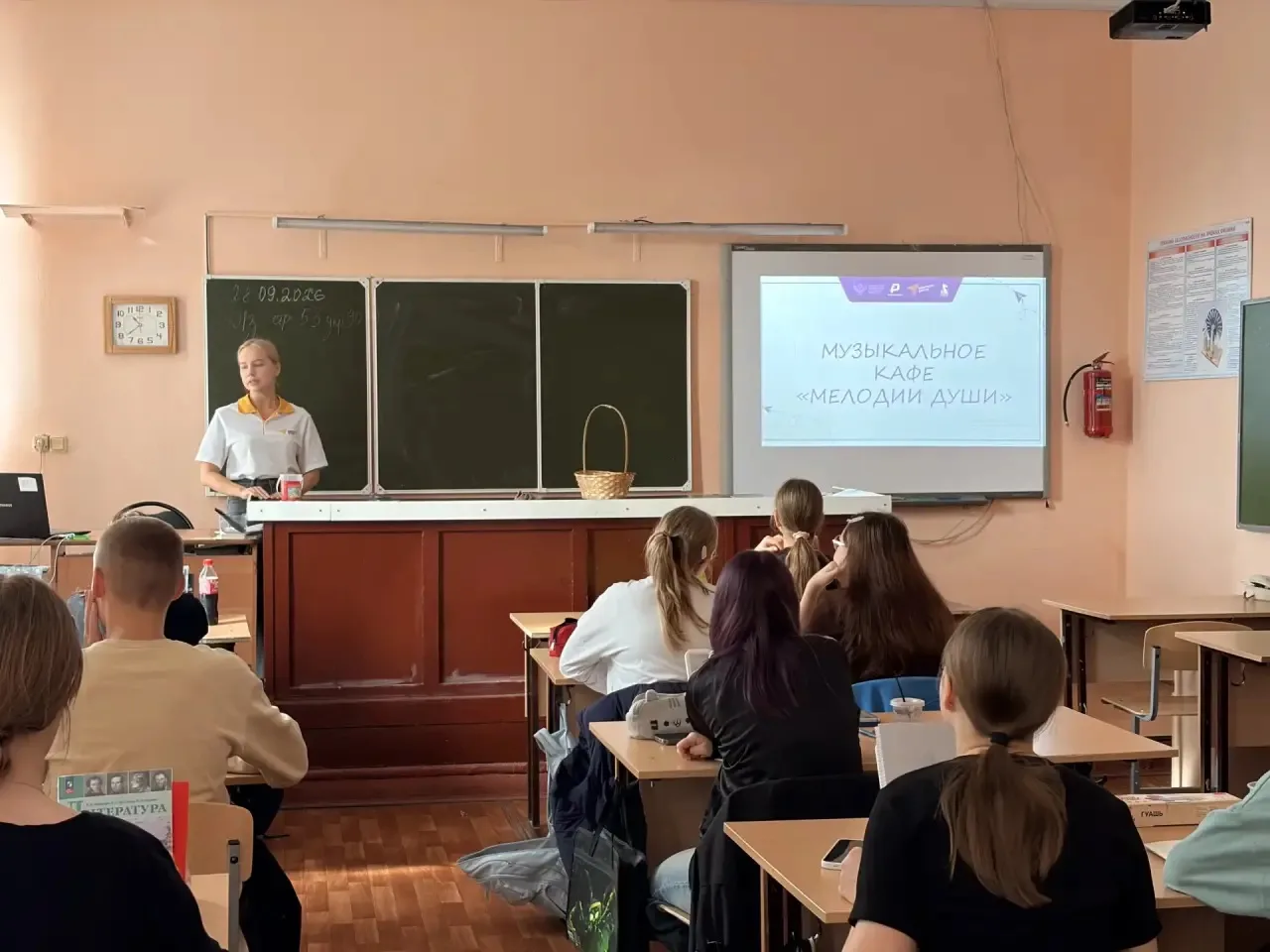 В 7а классе было по-особенному душевно и шумно – в самом хорошем смысле. Состоялось Муз...