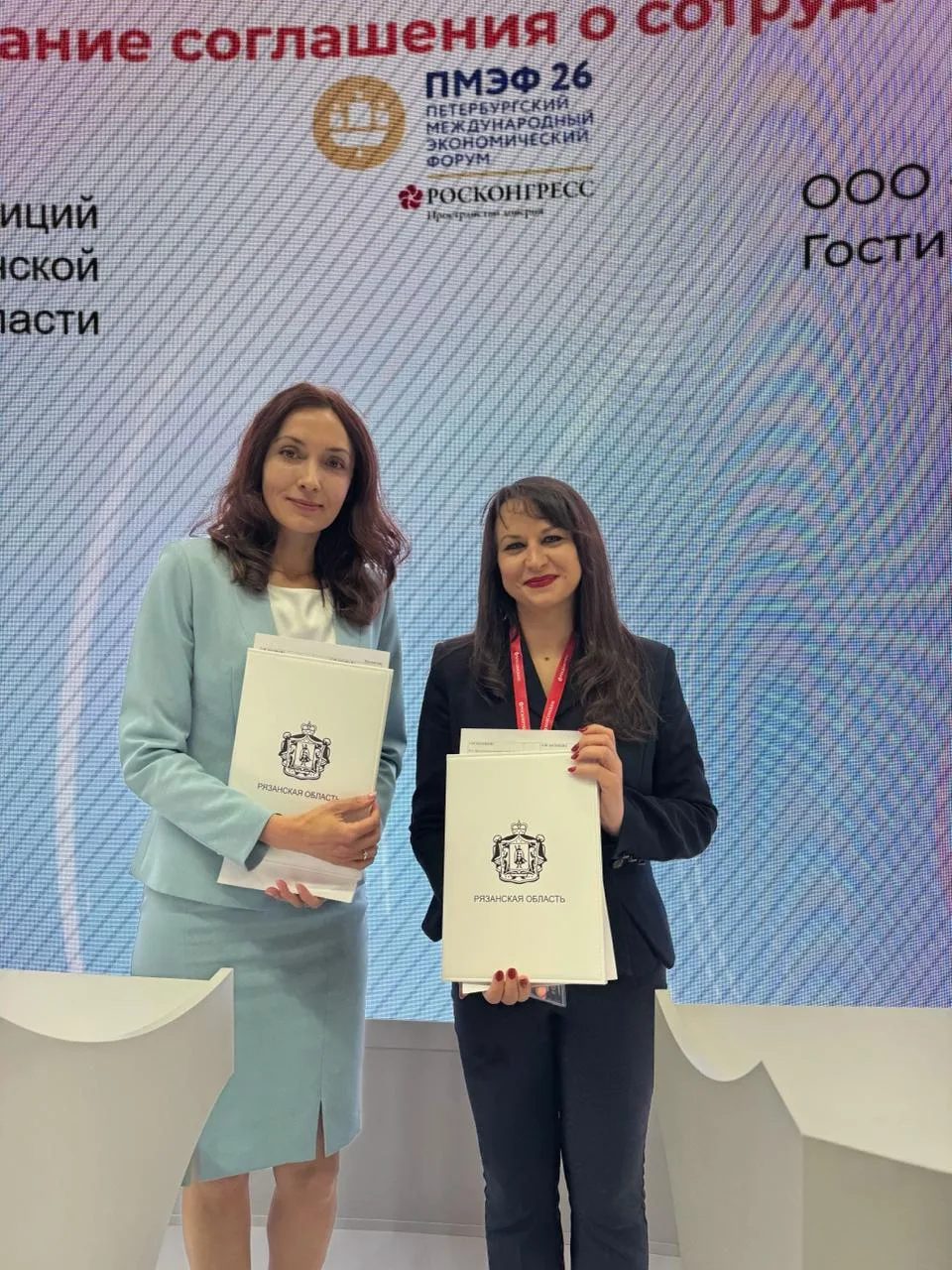 Бодро открыли форум «Путешествуй!» — и обязательно поделимся его новостями завтра.

📸 А пока: небол