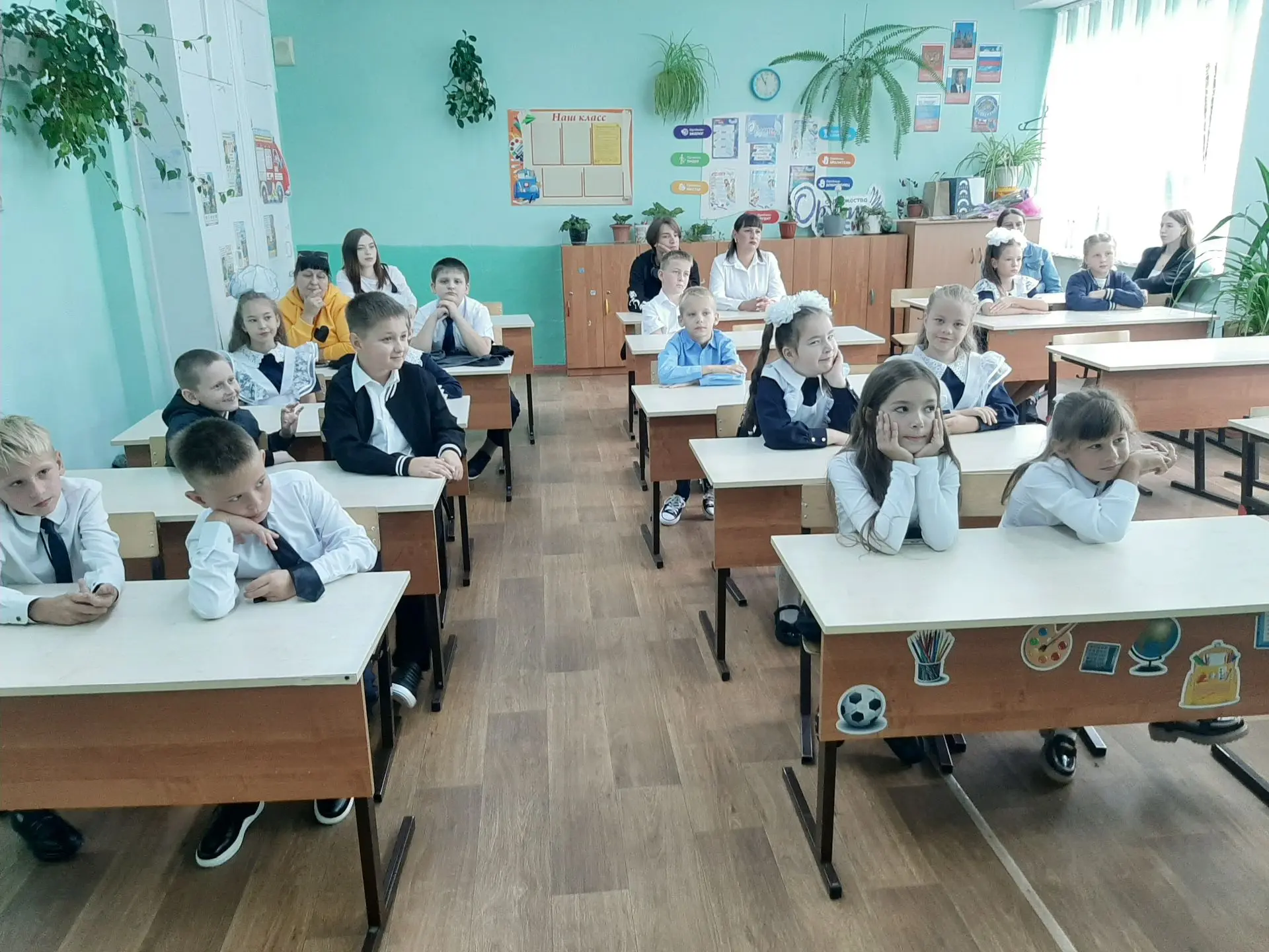 📚 «С книгами учится на отлично!» — так прошёл 1 сентября в школе №5