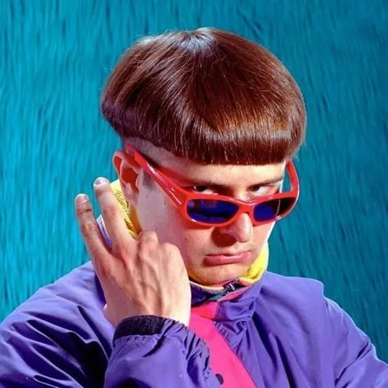Певец Oliver Tree погиб при столкновении вертолетов в Рио-де-Жанейро

🔻Американский певец Oliver Tr