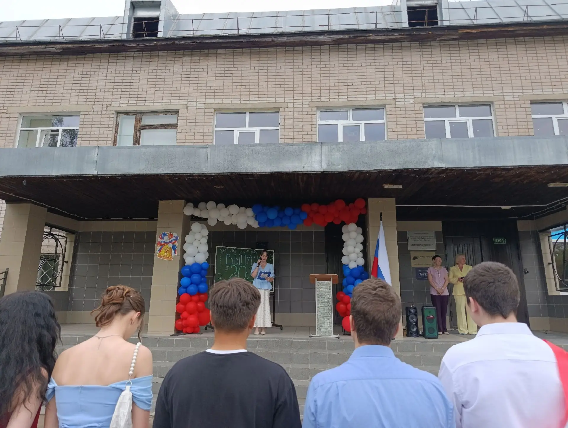 🔥Миссия «9 класс» выполнена!

✨Поздравляем наших выпускников с получением аттестатов! Это был непро