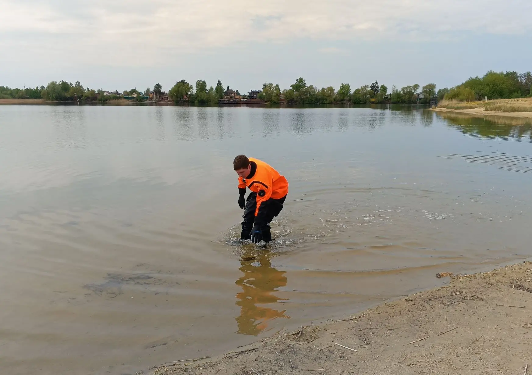 🤿Спасатели проводят водолазное обследование мест отдыха на водоемах Орловской области  Сотрудники по