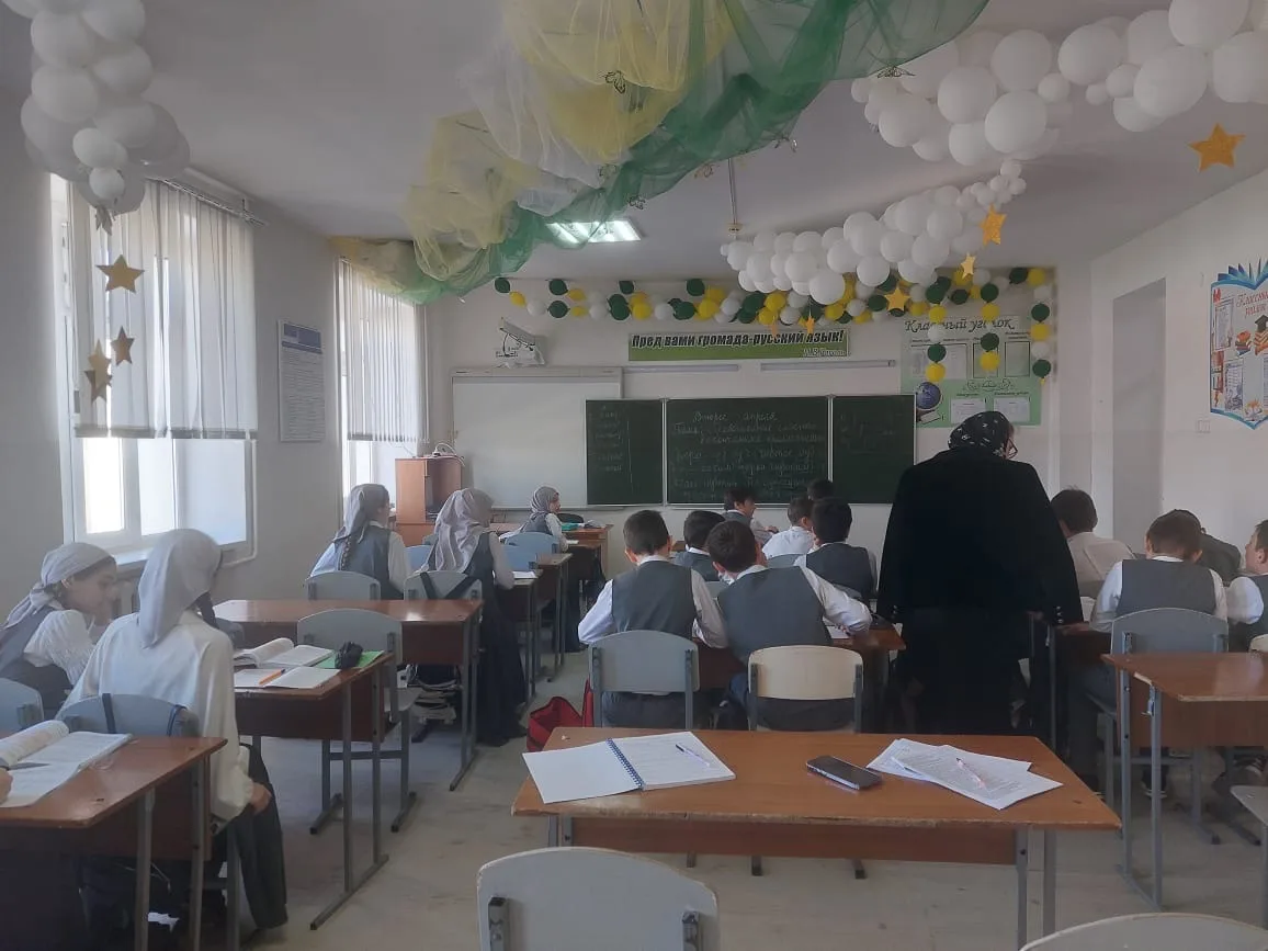 Сегодня ,  заместители директора по учебной части Магомадова Айнет Косумовна  и Айдамир...