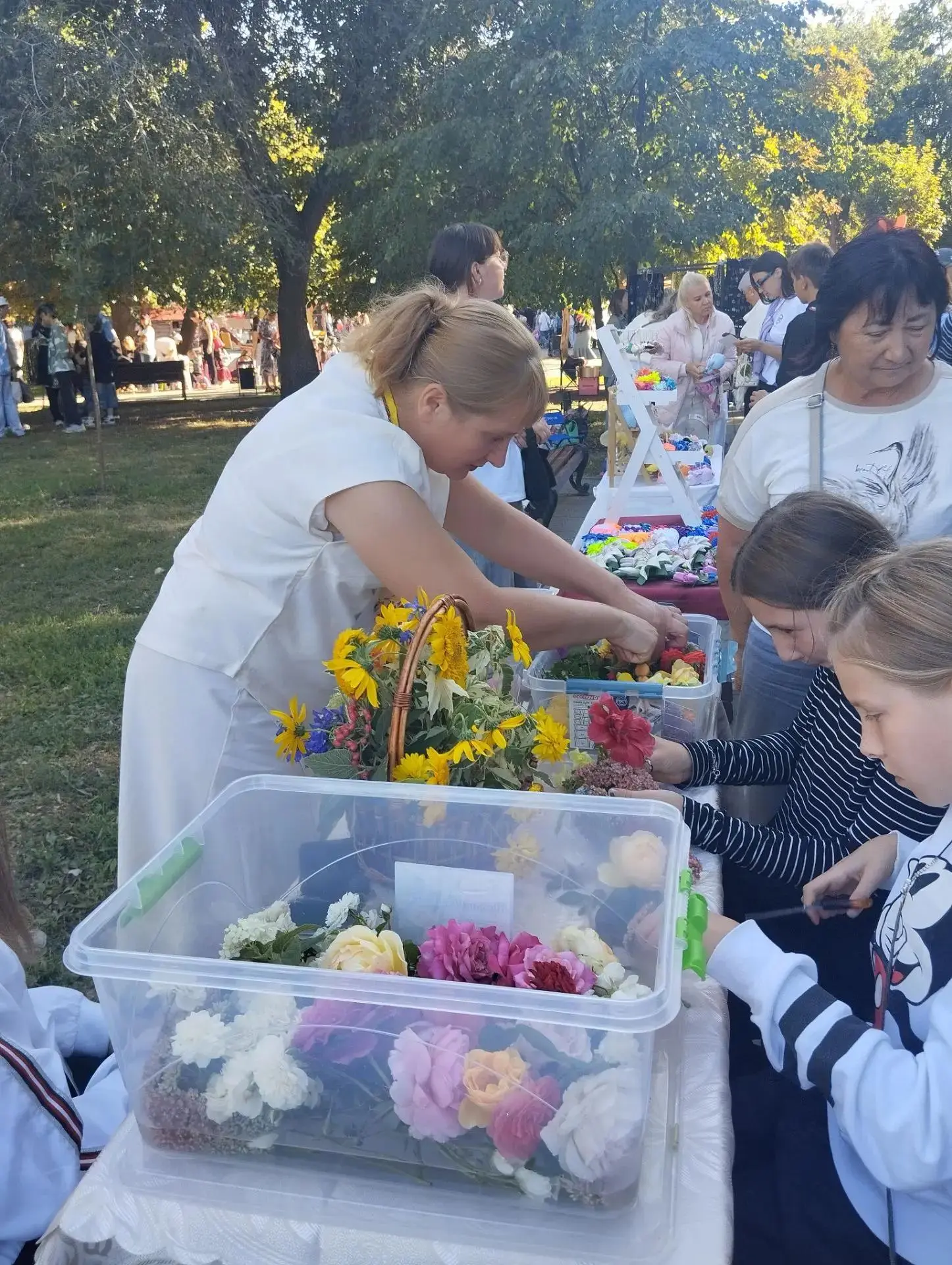 В день рождения любимого города Энгельса, праздничные гуляния развернулись на многих пл...