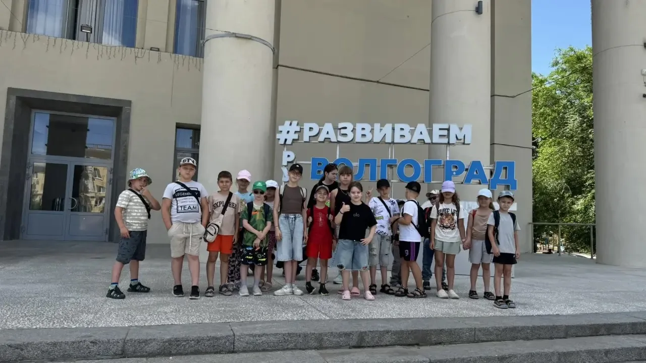 08.06 воспитанники  лагеря «Ребячья вселенная» участвовали в интерактивной игре с элементами дискоте