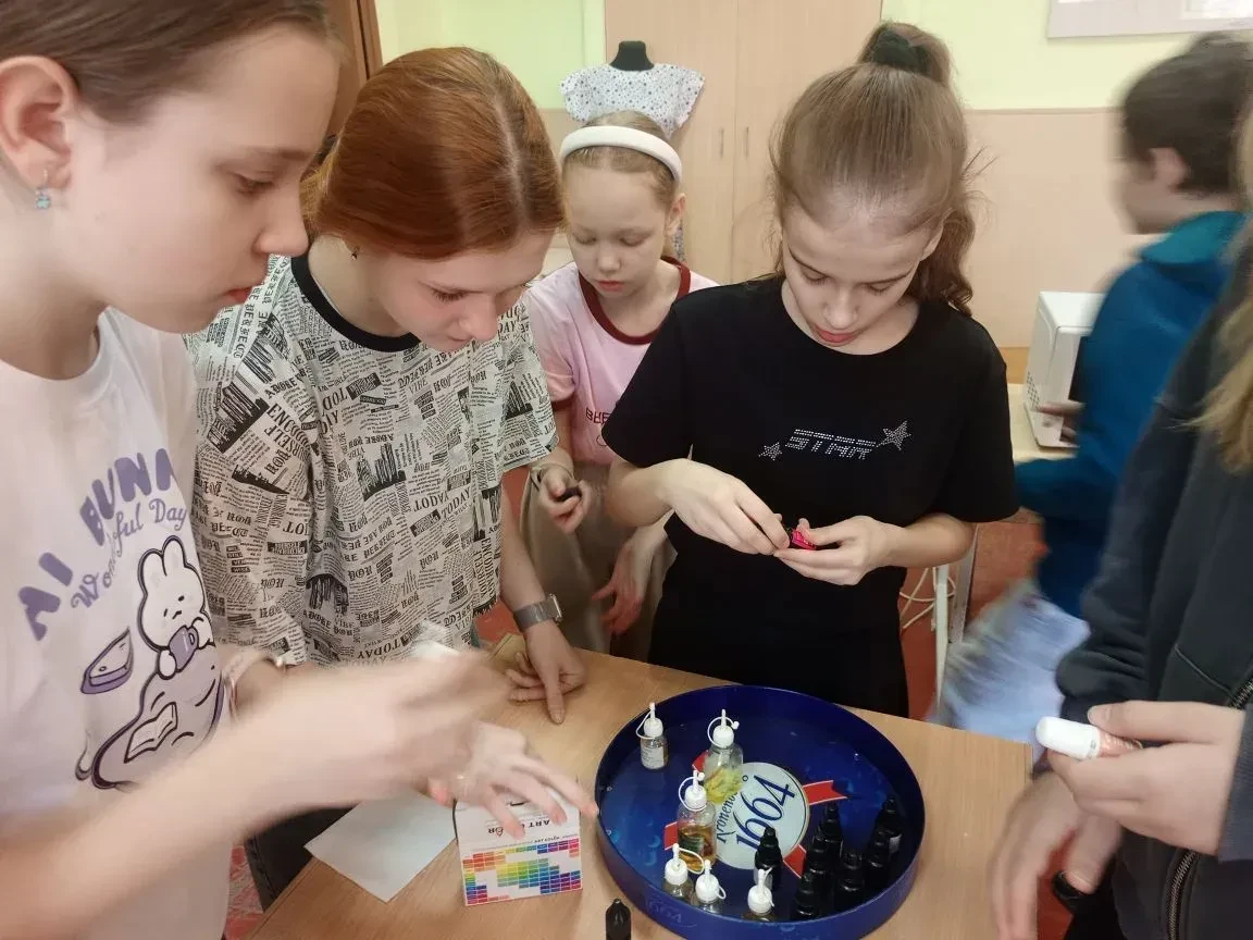 Мыло? Пирожное? И то, и другое! 1 апреля ученики 5 «В» и 5 «Д» классов творили волшебство на мастер‑