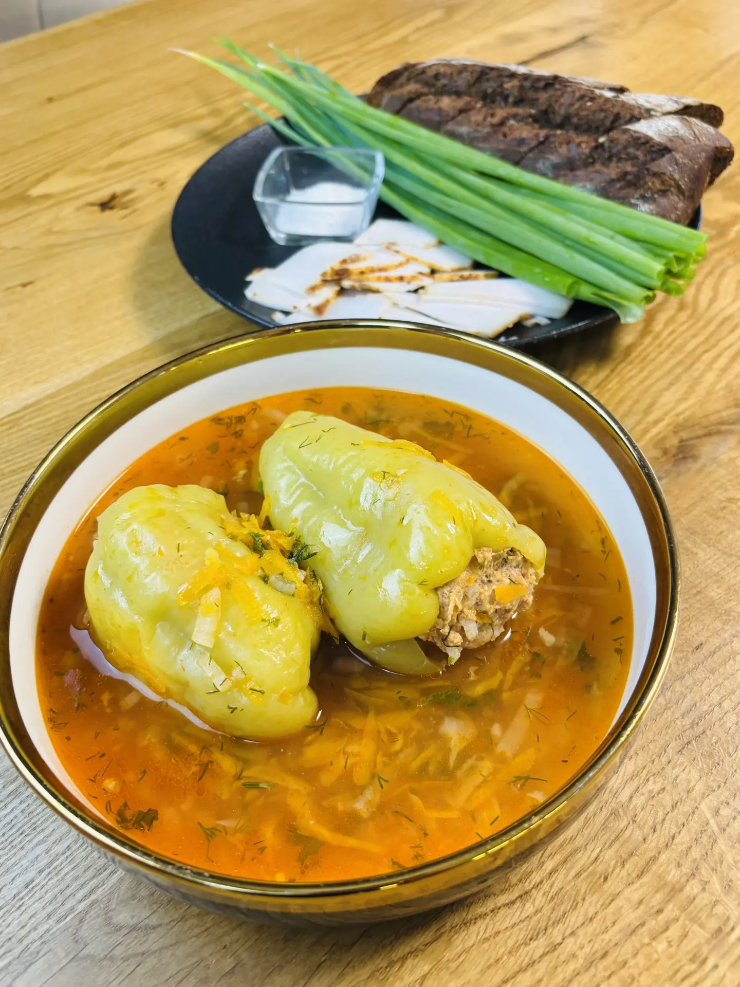 Фаршированные перцы по-домашнему, очень вкусное и ароматное блюдо.
