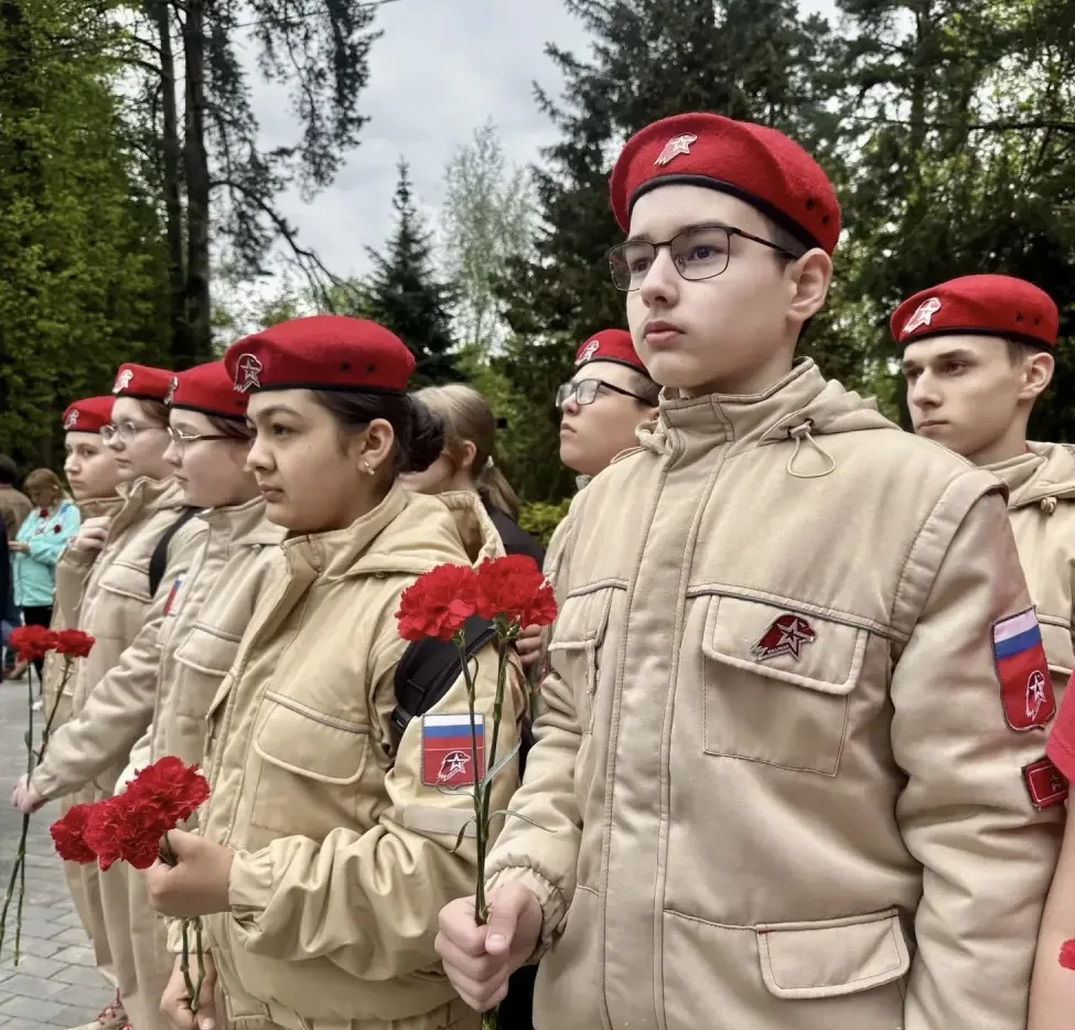 День Победы 🎆  🫡 Отряд юнармейцев нашего комплекса стал участником трогательного и важного события –