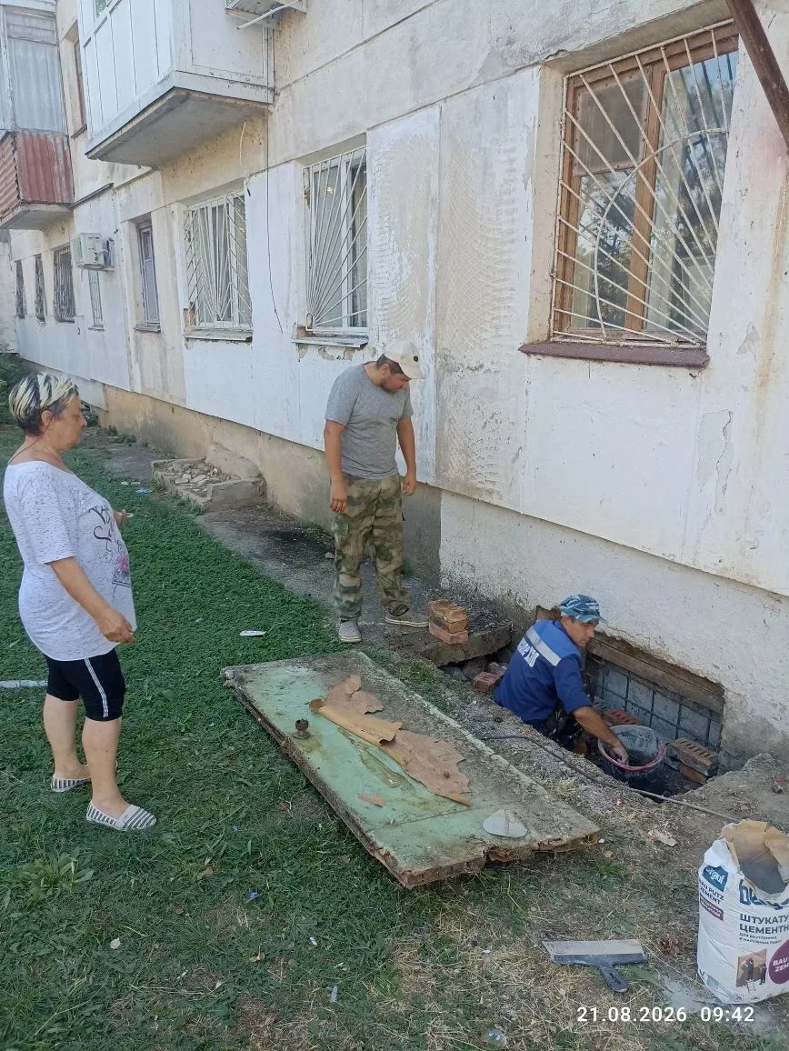 Укрепление и частичное закладывание подвального окна 21.08.26 г. МКД #12 по ул. Строите...