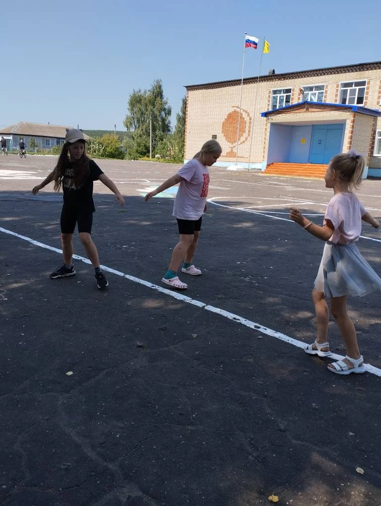18 августа - День географа. Сегодня в школе  ребята узнали о профессиональном празднике...