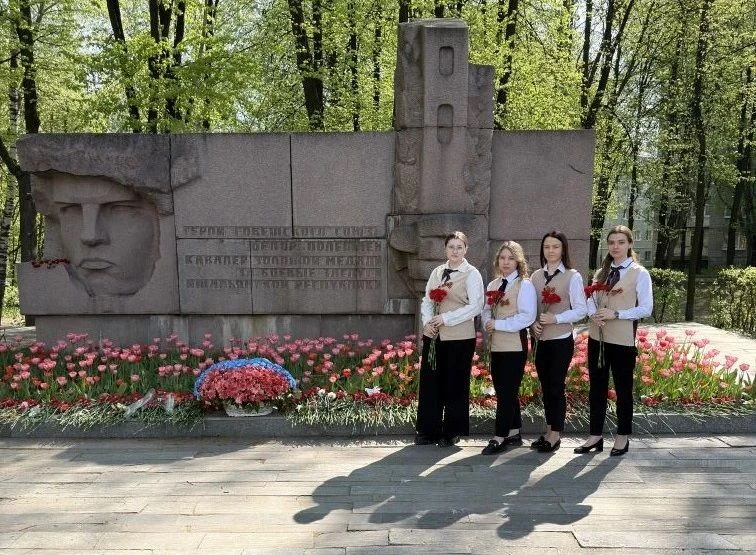 Возложение цветов к памятным местам Великой Отечественной войны ⁣ 🔥Сегодня, в преддверии годовщины П