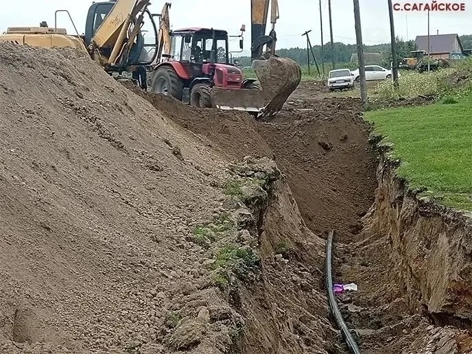 🏚️ В Каратузском районе жители села Уджей дождались ремонта водопровода