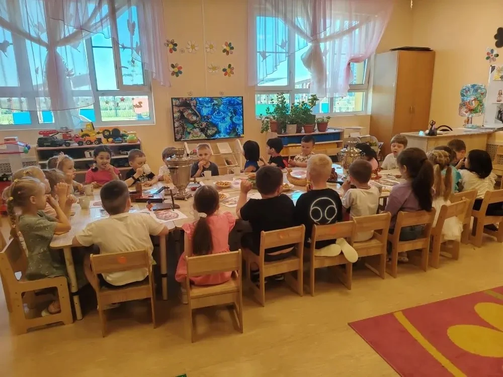 В дошкольном отделении "Чебурашка" состоялось познавательное тематическое занятие, посвященное русск