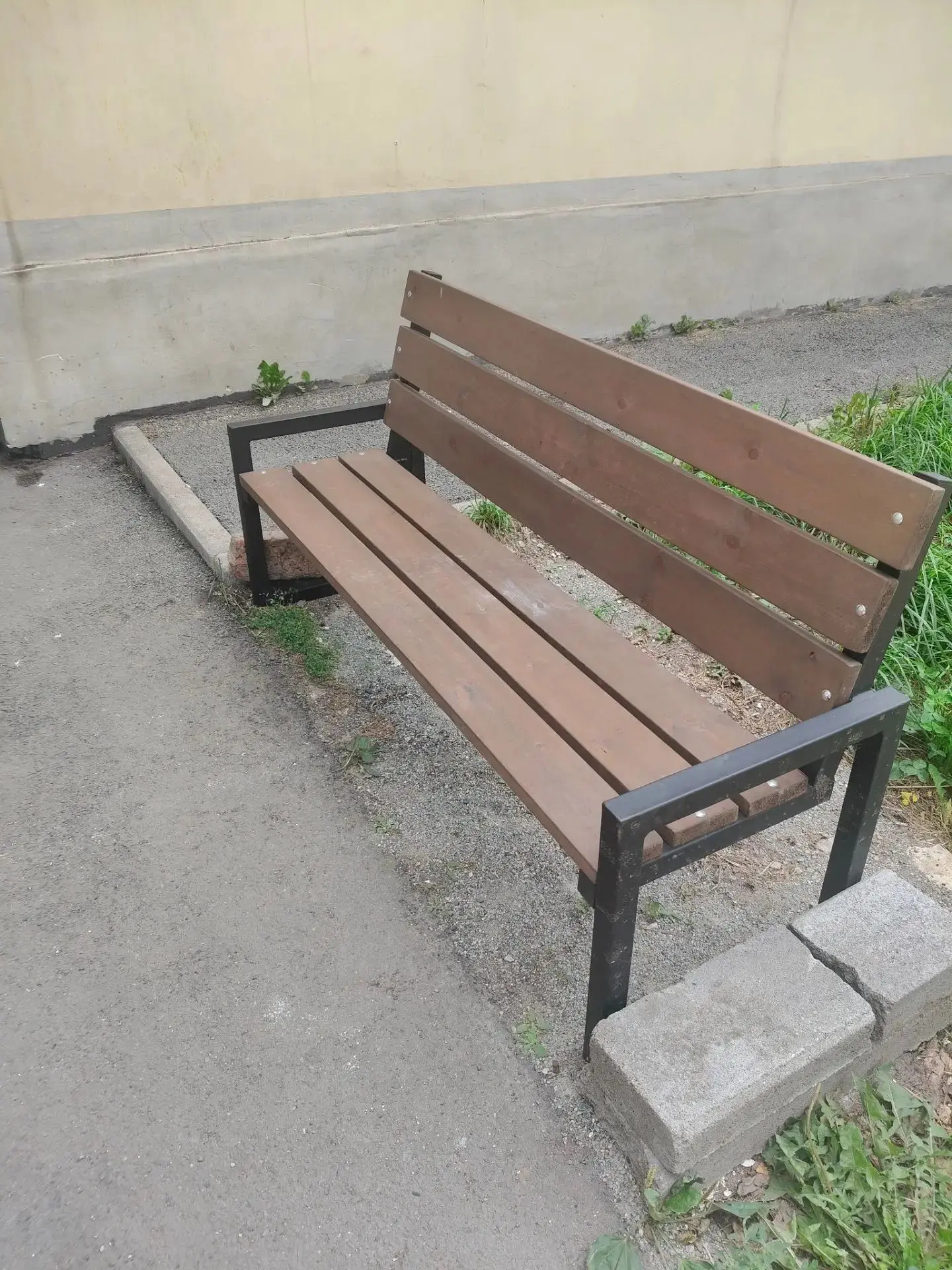 УК "Азимут" продолжает работу по повышению уровня комфорта и благоустройству придомовых...