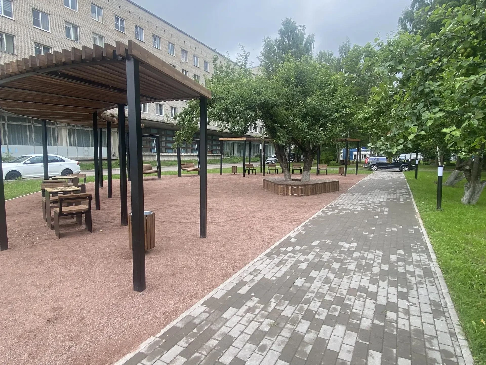 В Приморске открыли обновлённый парк в центре города