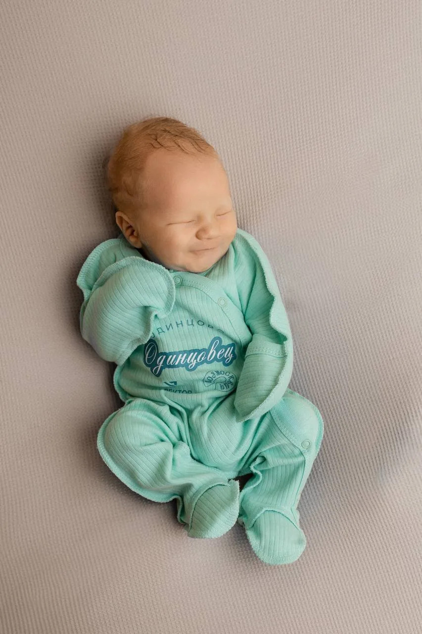 🥰 Детей наряжают на выписку в одежду с надписями «Одинцовец» и «Одинцовочка» в честь Д...