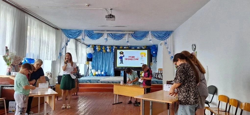 🌈В нашем пришкольном лагере " Радуга "  прошёл увлекательный день, посвящённый знакомству с различн