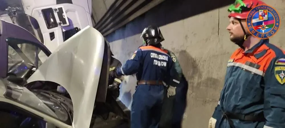 🚛 В Хостинском районе Сочи в Мацестинском тоннеле (на обходе города) столкнулись четыре машины, а ф