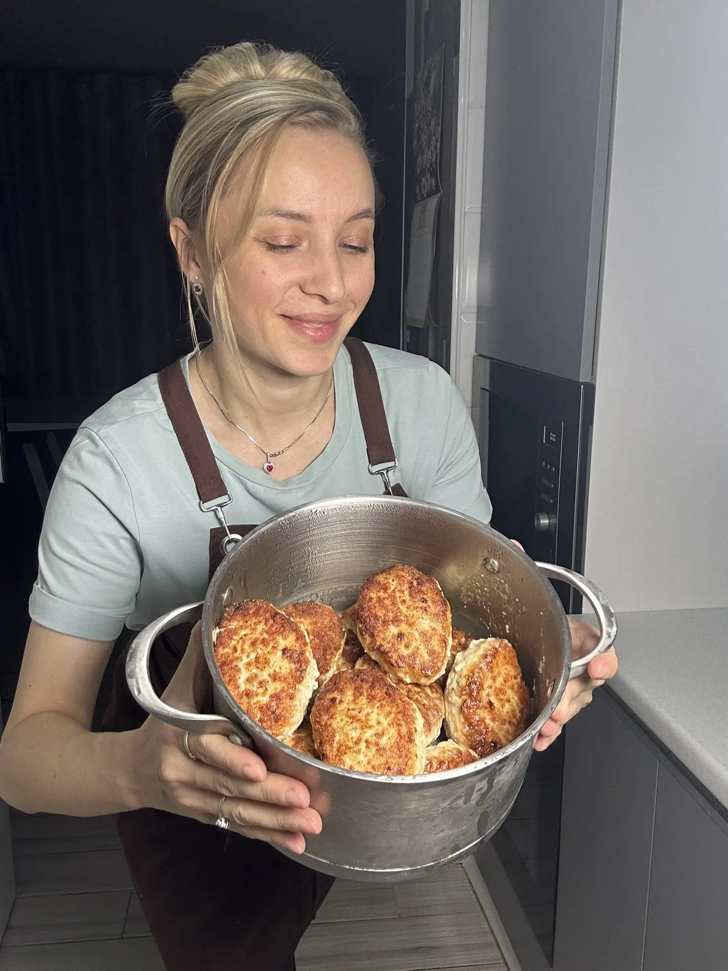 На ужин котлеты из индейки ,готовила по новому рецепту ,в составе 2 вида мяса индейки ,...