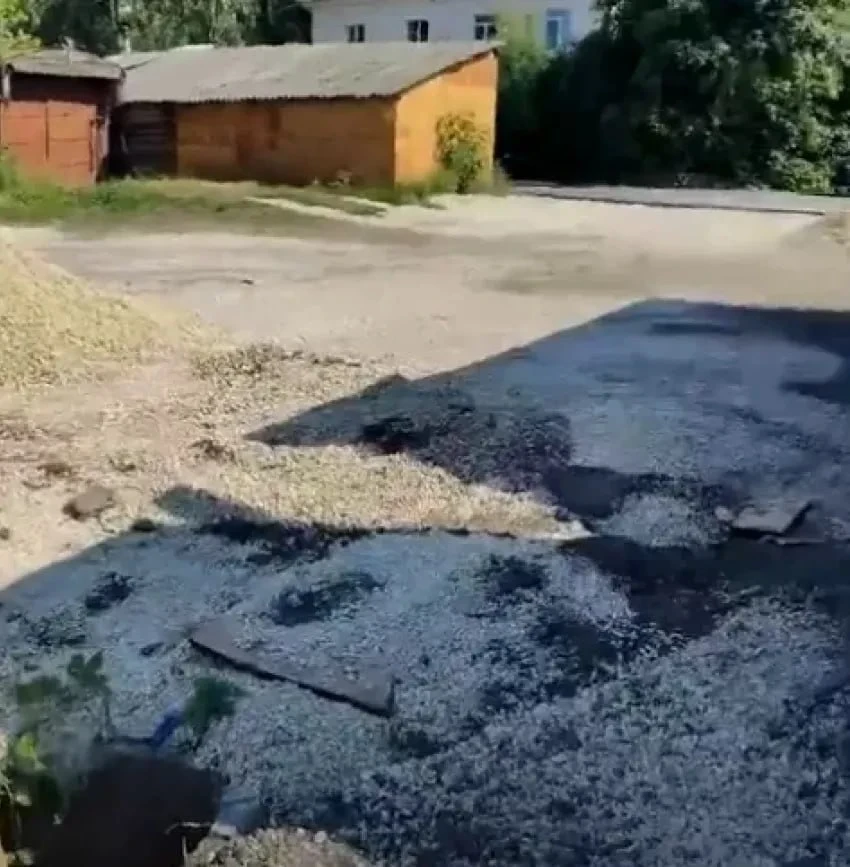 👀В Мичуринске при благоустройстве двора щебнем засыпали канализационный колодец

Необычные последст