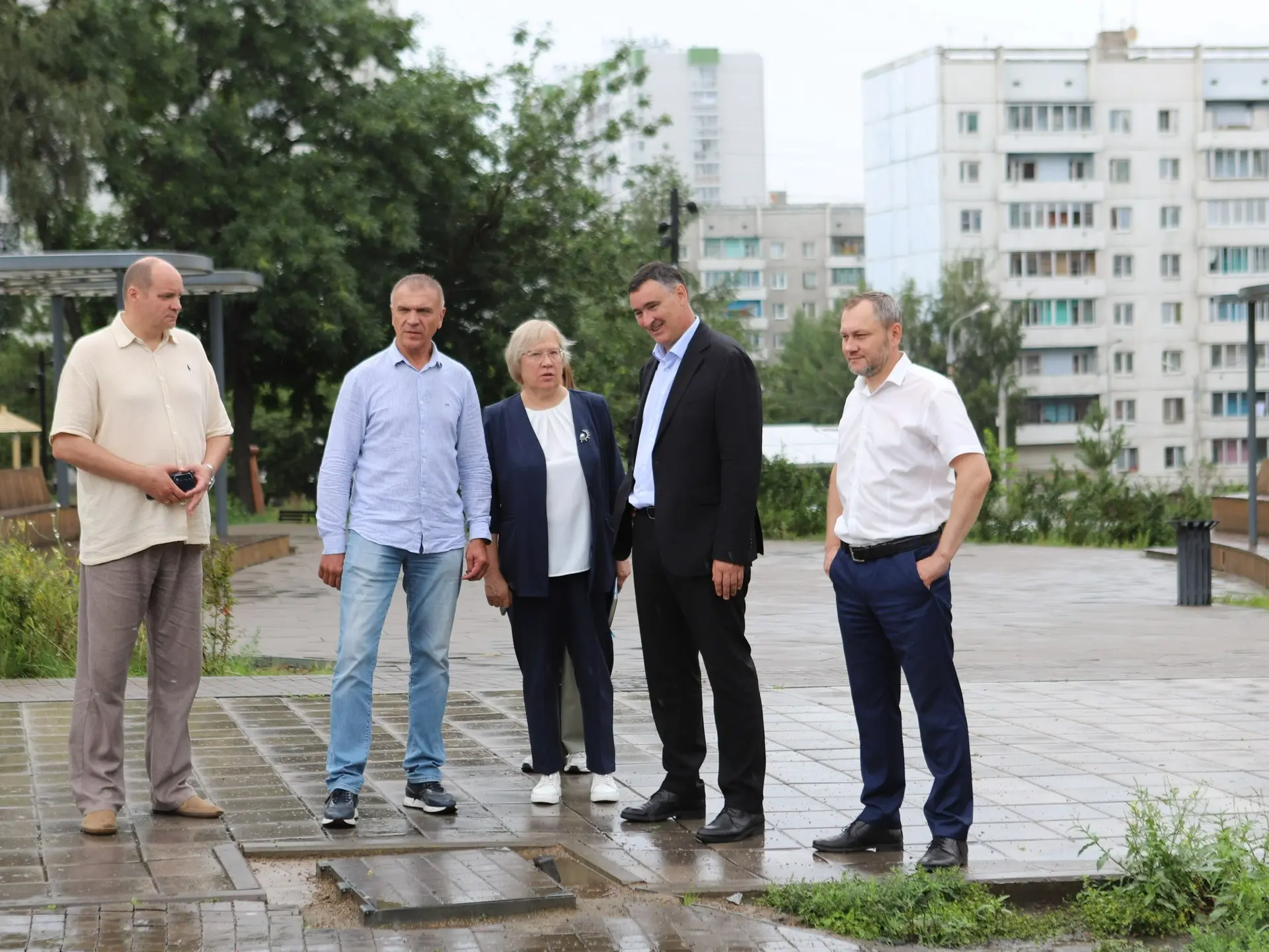 Подрядчик устранит недочёты благоустройства сквера «Ирис» в микрорайоне Синюшина Гора