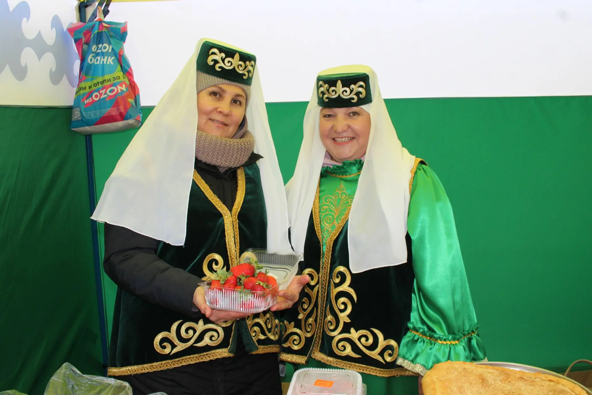 Уважаемые ермекеевцы и гости района! Приглашаем всех на Центральную площадь села Ермеке...