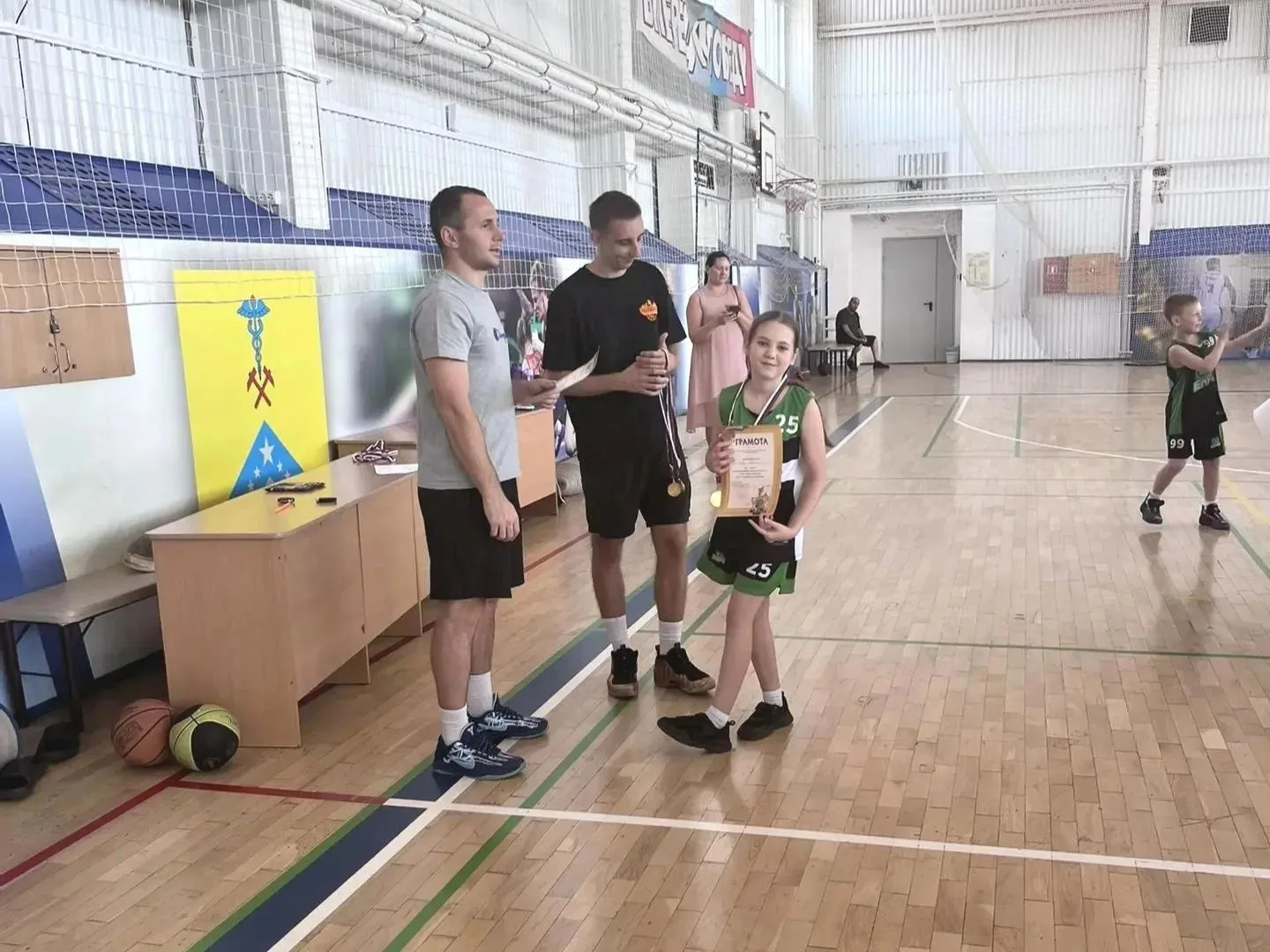 🏀Сегодня в созвездие спортивных мероприятий района вошел праздничный турнир по баскетб...