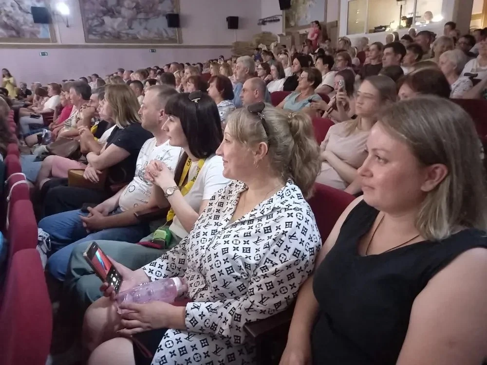 Поздравил с полувековым юбилеем «Центр развития творчества детей и юношества» в посёлке Строитель.  