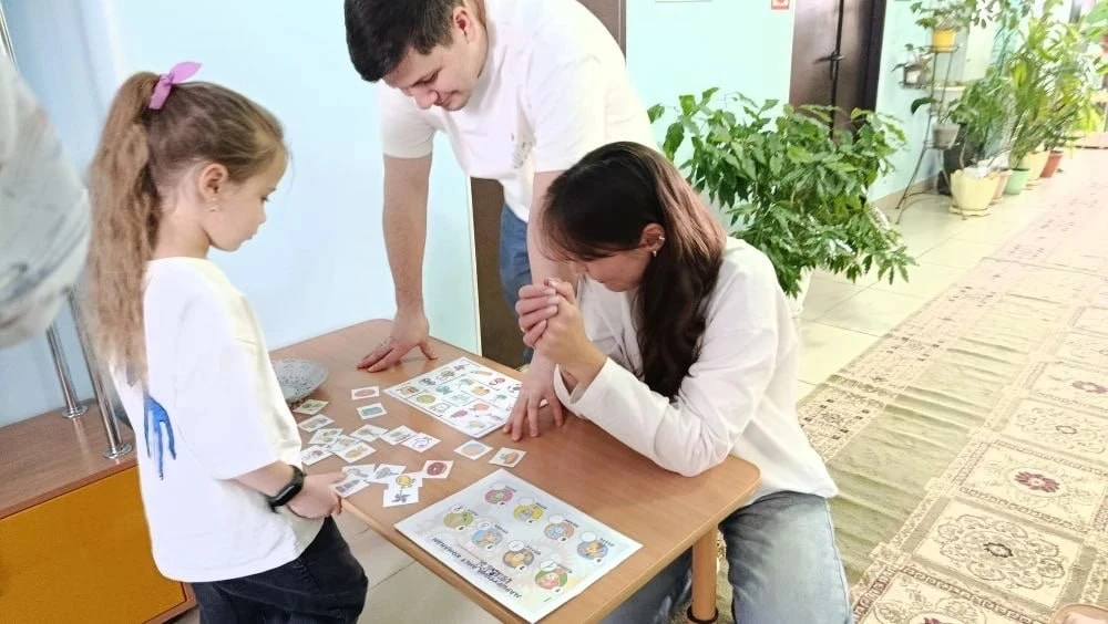«IQ-семейка»: в Томске прошел интеллектуальный конкурс с участием детей и их родителей  Четвёртый го