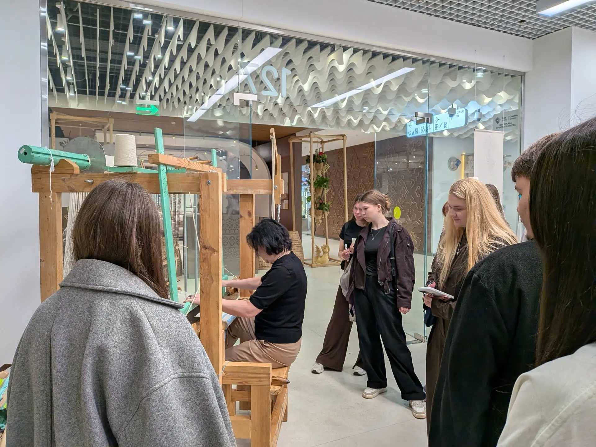 Студенты ТДК-610 и ТДК-611 посетили ЦУМ 🏛️✨
