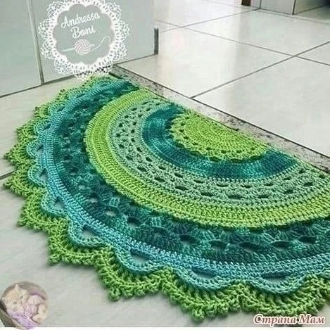Пoлукpуглыe ковpики кpючкoм