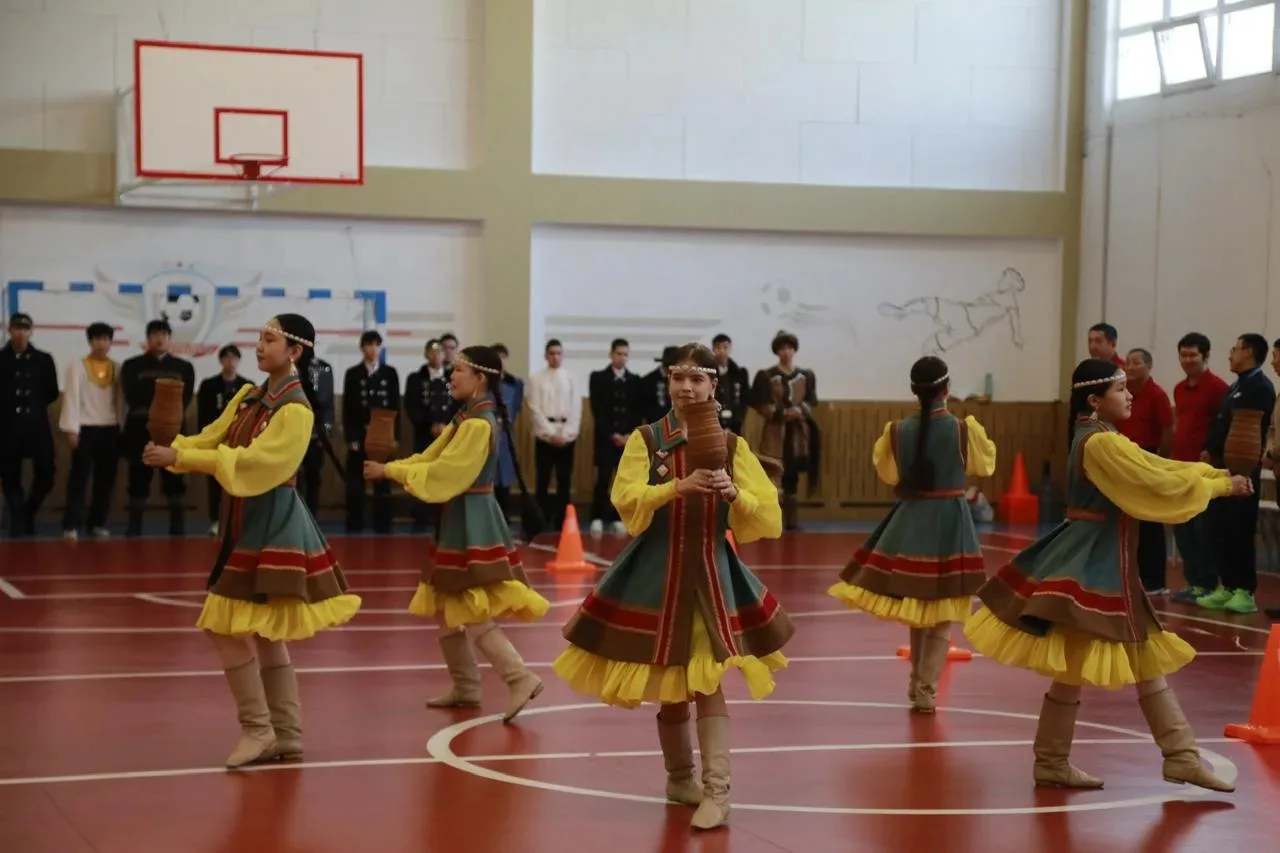 Уол оҕо- норуот кэскилэ  Дьокуускай куорат 17 нүөмэрдээх орто оскуолатыгар үгэс буолбут "Туймаада 