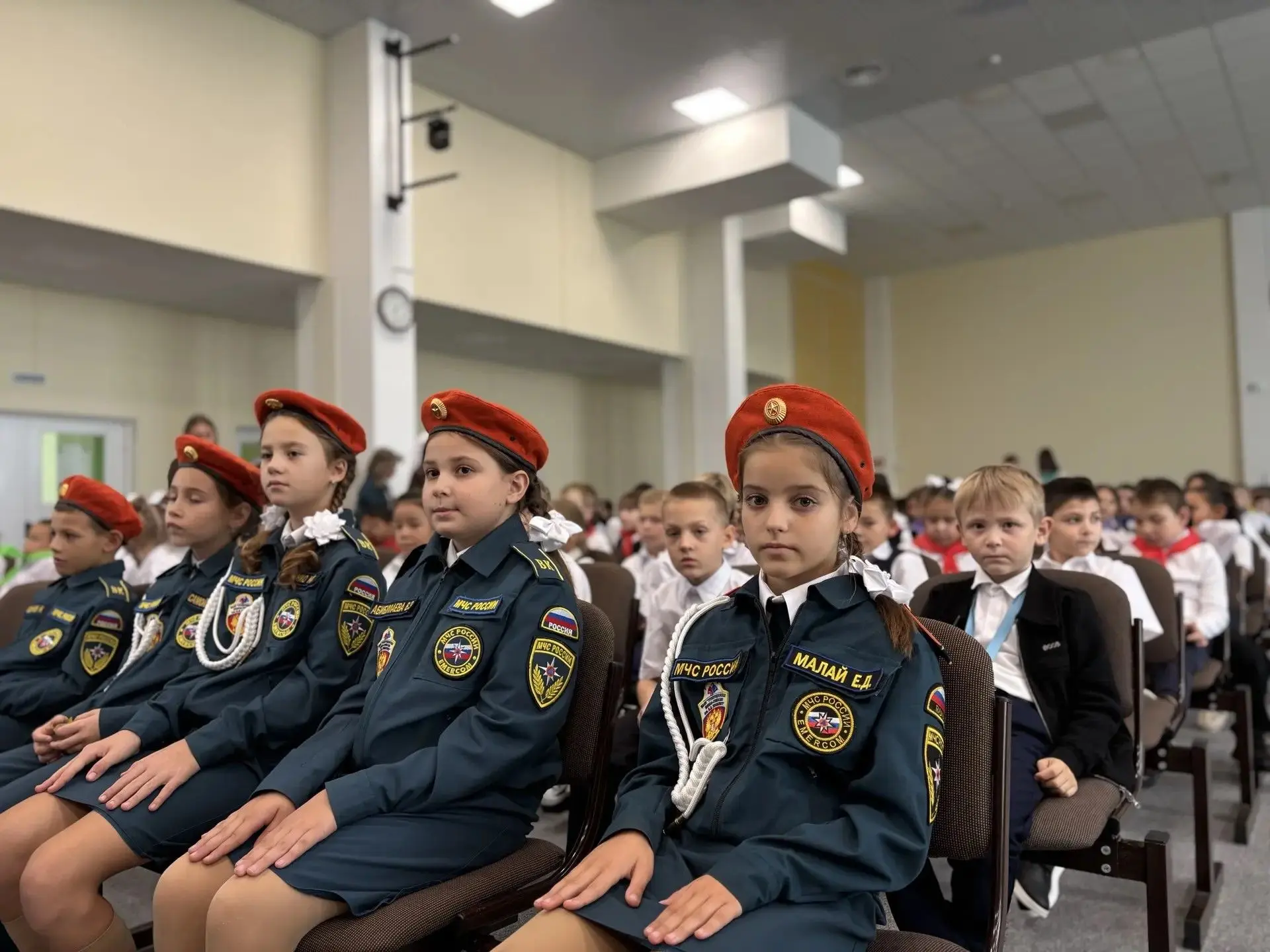🛑Готовность №1: в нашей школе прошёл открытый классный час ко Дню гражданской обороны!🛑�