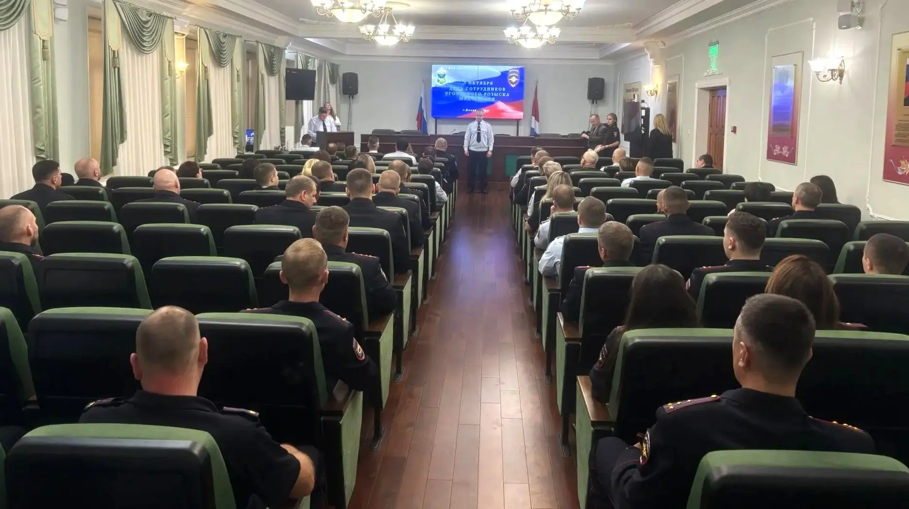 В УМВД России по Приморскому краю состоялось торжественное собрание, посвящённое Дню уг...
