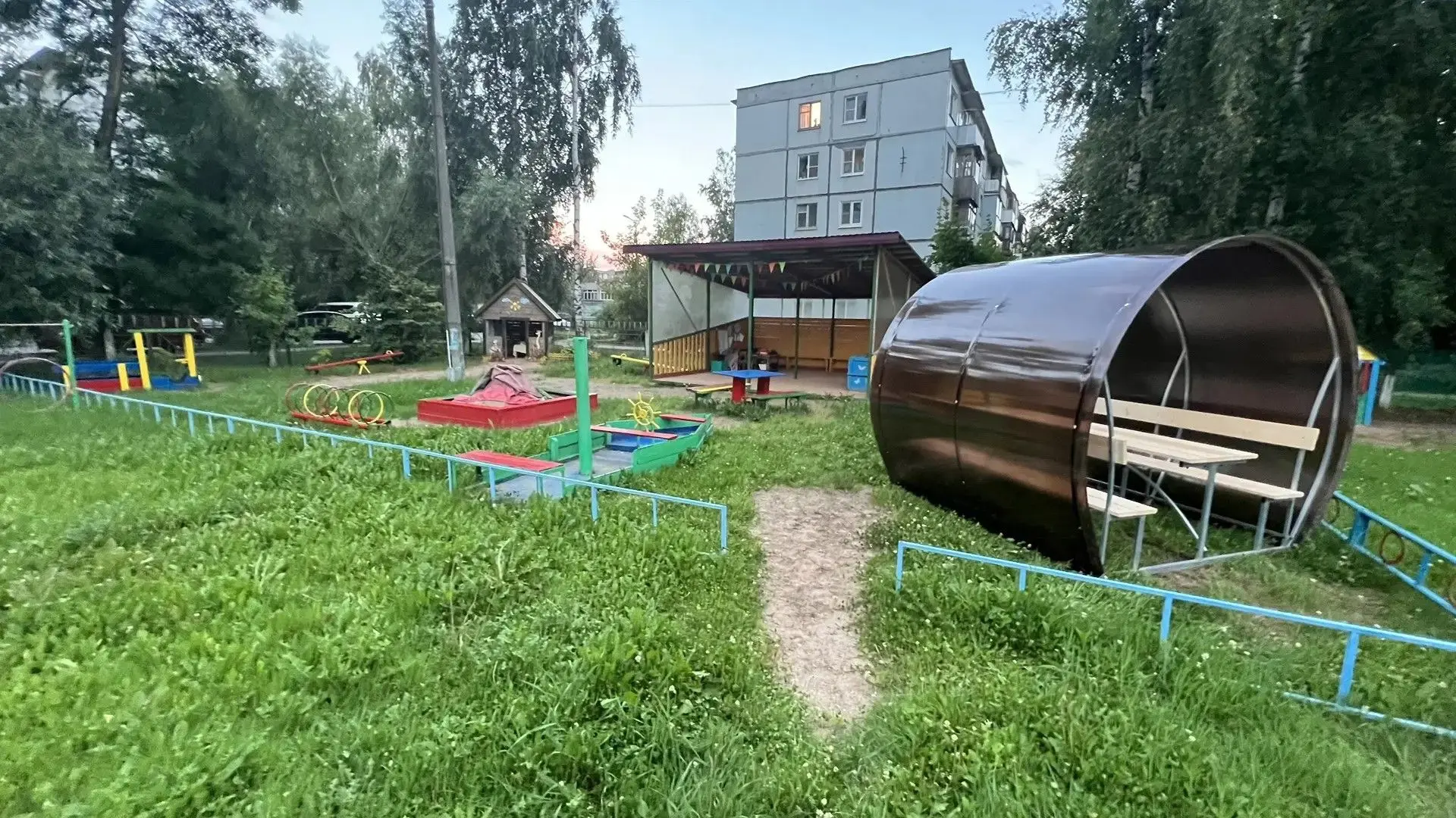 ✨Сегодня мы хотим рассказать об участии родителей групп № 5 и 7 в благоустройстве прогу...