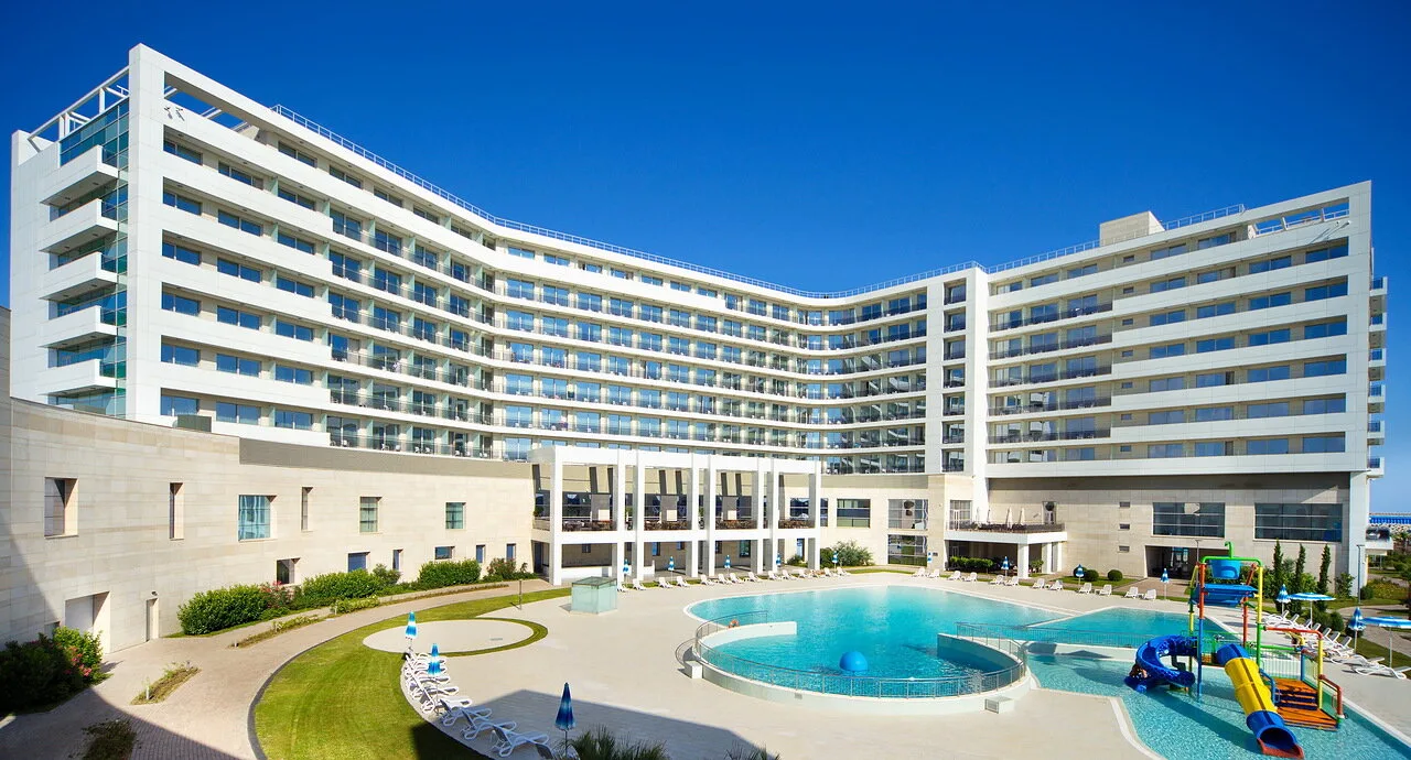 🔥 Mantera Resort & Congress🔥  — ваш главный хаб в Сириусе для идеального отпуска! Этот ультрасовре