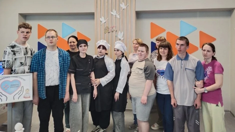 ✅ На площадке кадрового центра "Работа России" амбассадоры профессии 43.01.09 Повар, ко...