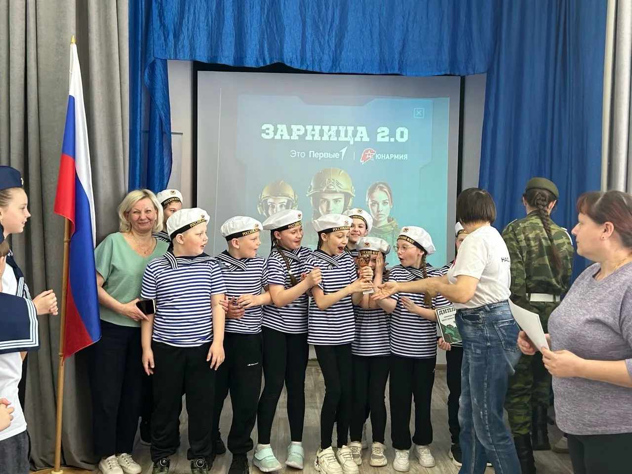 🎉Мы - третьи в "Зарнице"!
Наша команда "Морские волки" под руководством капитана Желтова Михаила с 
