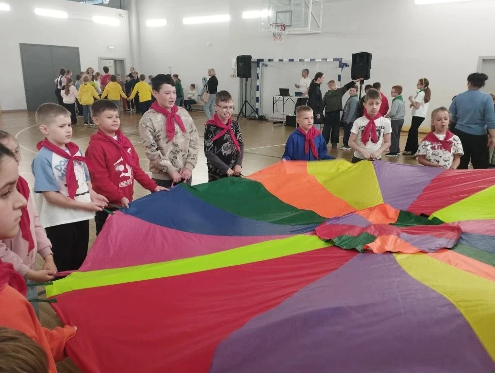 Дневник школьного лагеря "Радуга"
🌈   2 июня - в "День игр и добра" ребята всем лагерем весело пров