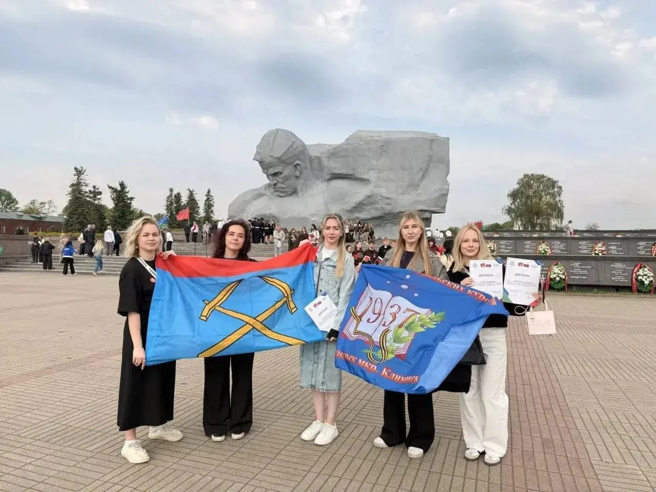 Делегация из Подольска приняла участие в акции памяти городов-побратимов в Беларуси  Более 200 челов