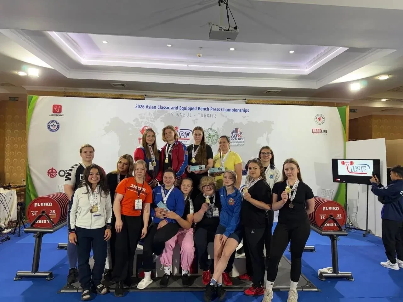 🏆 Три медали и мировой рекорд спортсменок СШ «ЦДЮС»!